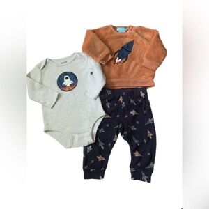 2/15$• 3 pieces PJ themed set• Spaceships• Pekkle• Baby clothing• 9 months old